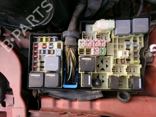 Used Fuse box Fuse box 38012104 38012104