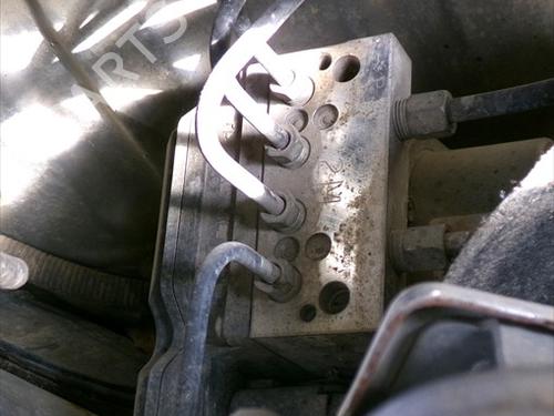 Used ABS pump ABS pump NISSAN X-TRAIL II (T31) 2.0 dCi 4x4 (150 hp) 35721548 35721548