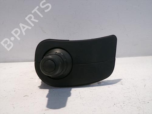 Headlight switch RENAULT CLIO III (BR0/1, CR0/1) 1.2 16V (BR02, BR0J, BR11, CR02, CR0J, CR11) | BP27587362I24