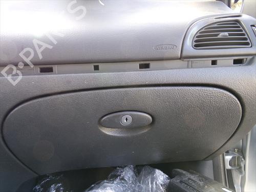 Guantera Guantera CITROËN C5 II (RC_) 2.2 HDi (RC4HXE) (133 hp) 33952717 33952717