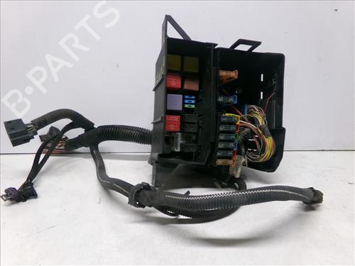 Used Fuse box Fuse box OPEL VIVARO A Van (X83) 1.9 DI (F7) (80 hp) 24562007 24562007