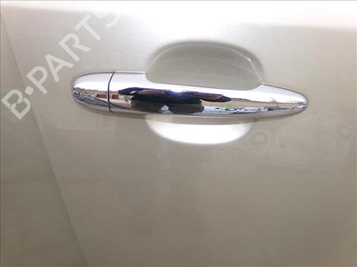 front-right-exterior-door-handle-kia-carens-iii-mpv-un-2006-2007-2008-2009-2010-2011-2012-2013-30437714 main image