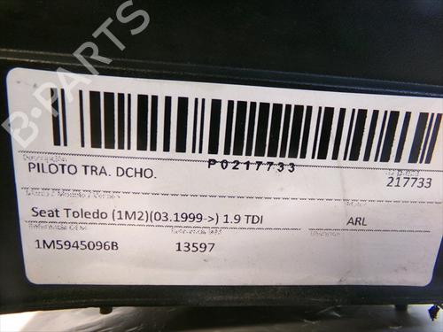 Right taillight SEAT LEON (1M1) 1.9 TDI | BP38746045C35 - Image 4