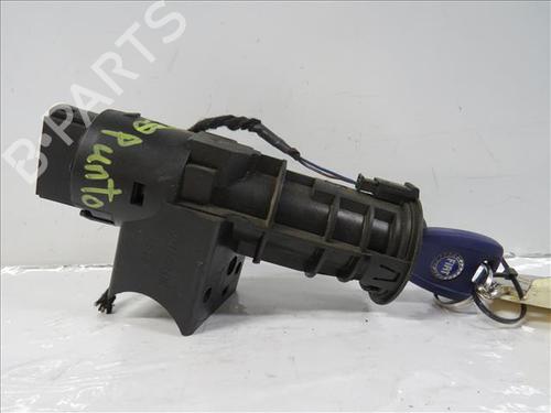 Used Electronic module Electronic module FIAT PUNTO (188_) 1.2 16V 80 (188.233, .235, .253, .255, .333, .353, .639,... (80 hp) 24558156 24558156