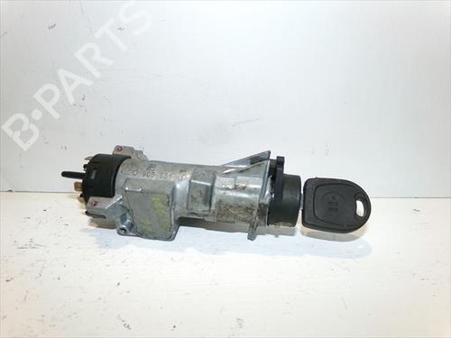 electronic-module-audi-a4-b5-8d2-1994-1995-1996-1997-1998-1999-2000-2001-27444507 main image