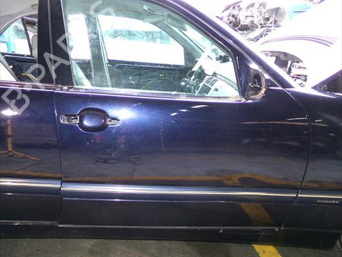 Used Right front door MERCEDES-BENZ E-CLASS (W210) E 270 CDI (210.016) (170 hp) 32009936
