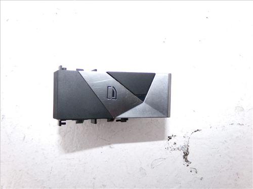 Used Right front window switch Right front window switch DS DS 3 / DS 3 CROSSBACK (UR_, UC_, UJ_) 1.5 BlueHDi 100 (UCYHYJ) (102 hp) 31020124 31020124