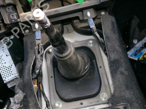 Used Gear lever Gear lever SUZUKI GRAND VITARA II (JT, TE, TD) 1.9 DDiS All-wheel Drive (JT419, TD44, JB419WD, JB419XD,... (129 hp) 25753091 25753091