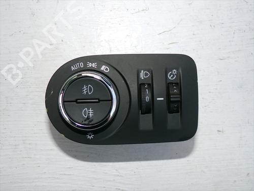 Used Headlight switch Headlight switch OPEL CORSA F (P2JO) 1.2 (68) (75 hp) 40061830 40061830