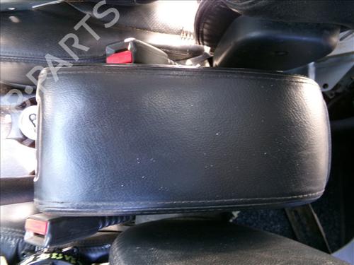 Used Armrest / Center console Armrest / Center console HYUNDAI TUCSON (JM) 2.0 CRDi (140 hp) 25434896 25434896