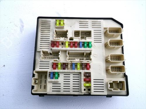 Used Fuse box Fuse box RENAULT MEGANE III Grandtour (KZ0/1) 1.5 dCi (KZ09, KZ0D, KZ1G, KZ29, KZ14, KZ1W, KZ10, KZ1F,... (110 hp) 33265581 33265581
