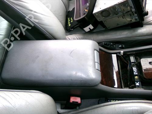 Used Armrest / Center console Armrest / Center console MERCEDES-BENZ E-CLASS (W210) E 270 CDI (210.016) (170 hp) 32009898 32009898