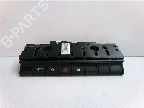 Used Warning switch Warning switch RENAULT CAPTUR II (HF_) TCe 140 (HFN0) (140 hp) 33423793 33423793