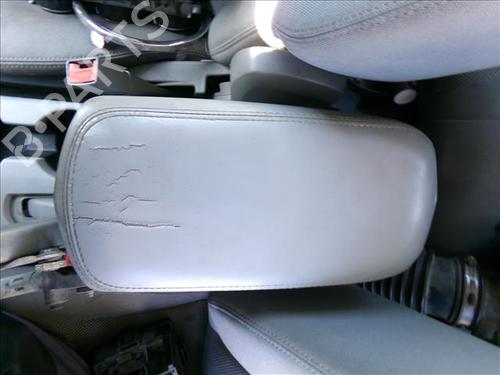 Used Armrest / Center console Armrest / Center console CHRYSLER SEBRING (JS) 2.0 CRD (140 hp) 33423678 33423678