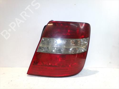 Høyre baklys Høyre baklys FIAT STILO (192_) 1.9 JTD (192_XE1A) (115 hp) 33904826 33904826