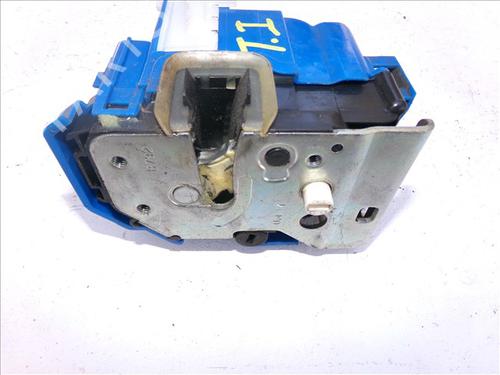 rear-left-lock-fiat-500l-351_-352_-2012-33422796 main image