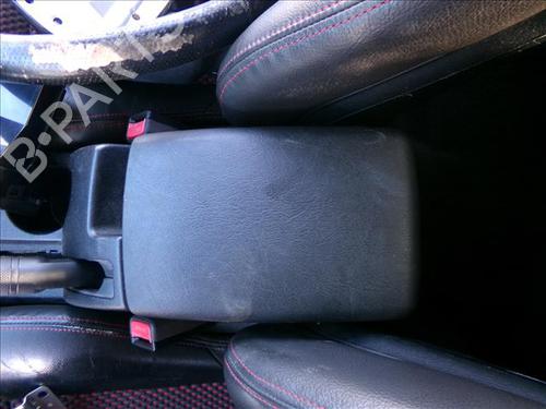 Used Armrest / Center console Armrest / Center console HYUNDAI COUPE II (GK) 2.0 GLS (143 hp) 24858812 24858812