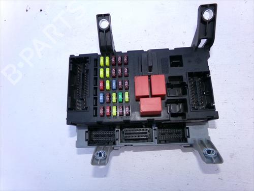 Used Fuse box Fuse box FIAT LINEA (323_, 110_) 1.3 D Multijet (323AXB1A) (95 hp) 40597771 40597771