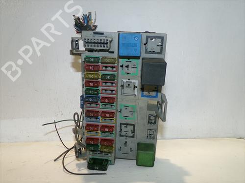 Used Fuse box Fuse box 38533388 38533388