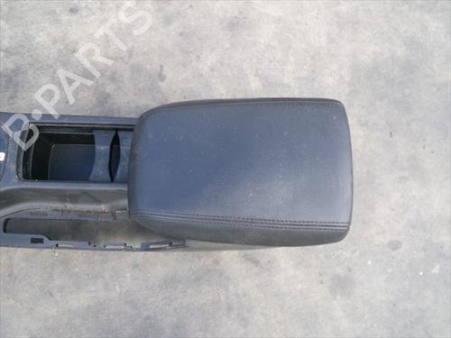 Used Armrest / Center console Armrest / Center console 38435592 38435592