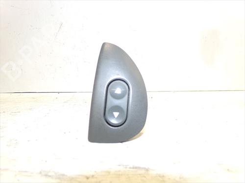 Used Left front window switch Left front window switch FIAT SEICENTO / 600 (187_) 1.1 (187AXB, 187AXB1A, 187AXC1A02) (54 hp) 33285583 33285583