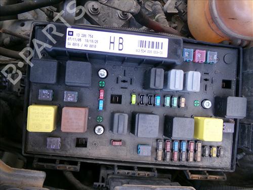 Used Fuse box Fuse box OPEL ZAFIRA / ZAFIRA FAMILY B (A05) 1.9 CDTI (M75) (120 hp) 25612313 25612313