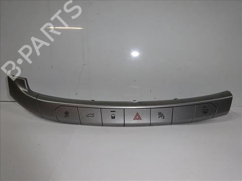 Used Warning switch Warning switch FIAT TIPO Hatchback (356_, 357_) 1.0 (357HXN1A) (101 hp) 24557824 24557824