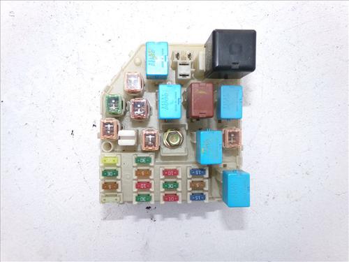 Used Fuse box Fuse box TOYOTA RAV 4 II (_A2_) 2.0 4WD (ACA21, ACA20) (150 hp) 30908469 30908469