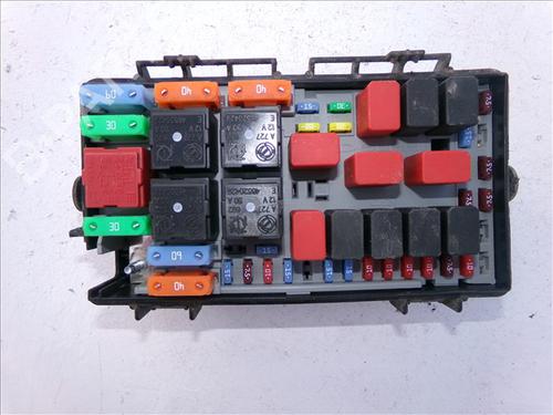 Used Fuse box Fuse box FIAT GRANDE PUNTO (199_) 1.3 D Multijet (199.AXD11, 199.AXD1A, 199.AXD1B,... (90 hp) 33423147 33423147