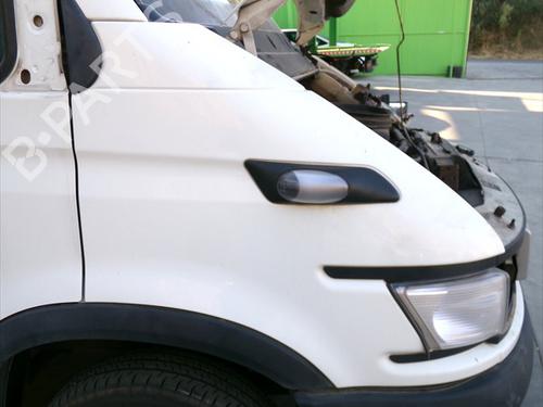 Parafango anteriore destro Parafango anteriore destro 37872496 37872496