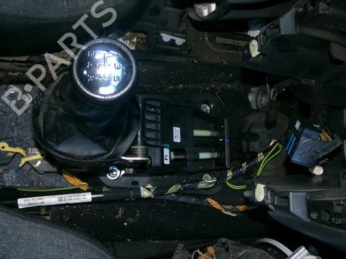 Used Gear lever Gear lever CITROËN C3 II (SC_) 1.2 VTi 82 (82 hp) 33264799 33264799