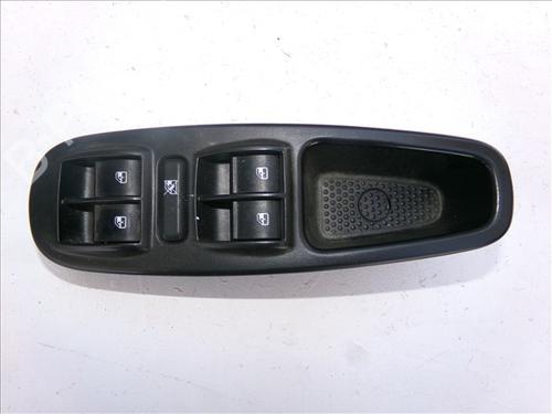 left-front-window-switch-fiat-500l-351_-352_-2012-33422786 main image