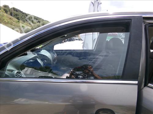 Used Front left door window Front left door window 25811200 25811200