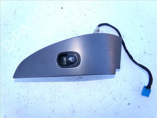 Used Right front window switch Right front window switch MERCEDES-BENZ C-CLASS (W203) C 200 CDI (203.004) (116 hp) 30796487 30796487