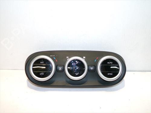 climate-control-fiat-500x-334_-2014-37282401 main image