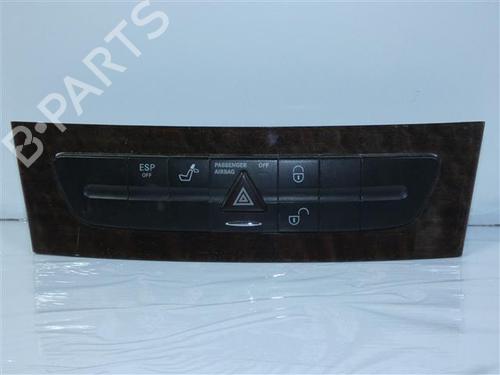 Used Warning switch Warning switch MERCEDES-BENZ E-CLASS (W211) E 220 CDI (211.006) (150 hp) 24556156 24556156
