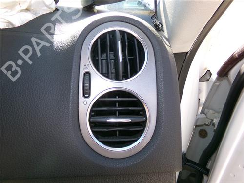 air-vent-vw-tiguan-5n_-2007-2008-2009-2010-2011-2012-2013-2014-2015-2016-2017-2018-29923546 main image