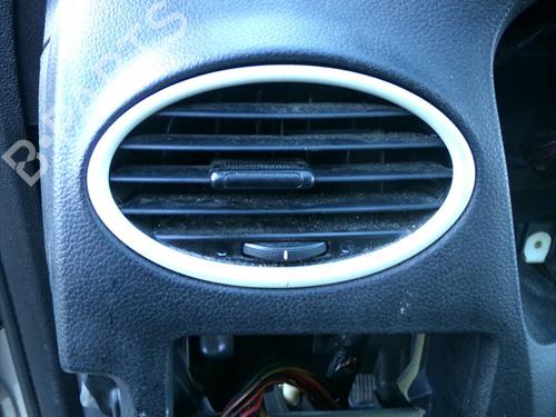 air-vent-ford-focus-ii-saloon-db_-fch-dh-2005-33265978 main image