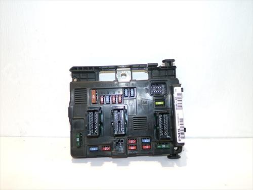 Used Fuse box Fuse box 37193526 37193526