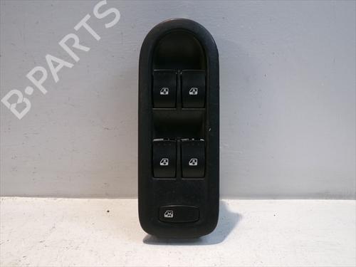 Venstre fortil elrude kontakt RENAULT MEGANE II Saloon (LM0/1_) 1.9 dCi (LM0G, LM1G, LM2C) (120 hp) 31241949