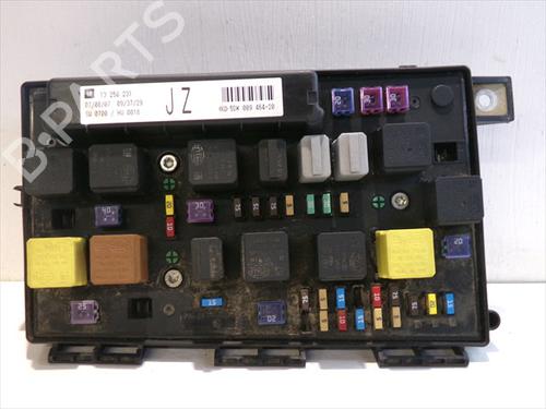 Used Fuse box Fuse box 38533383 38533383