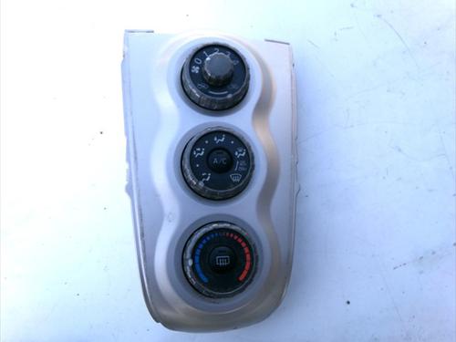 Used Climate control Climate control TOYOTA YARIS (_P9_) 1.4 D-4D (NLP90_, NLP90R) (90 hp) 36255849 36255849