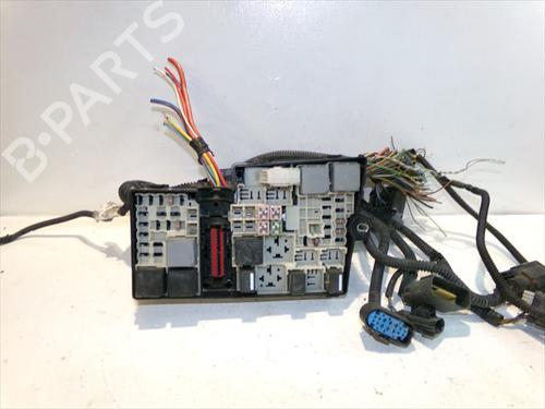 Used Fuse box Fuse box 24565217 24565217