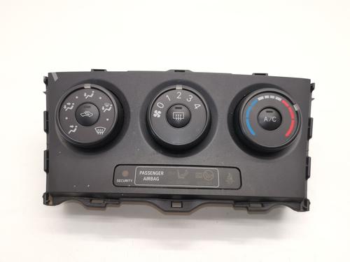 AC Styreenhet / Manøvreringsenhet TOYOTA AURIS (_E18_) 1.4 D-4D (NDE180_, NDE180R) (90 hp) 28990168