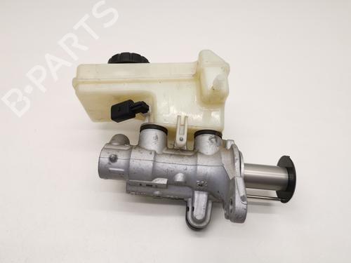 Used Brake master cylinder AUDI A3 (8V1, 8VK) 2.0 TDI (150 hp) 28984407