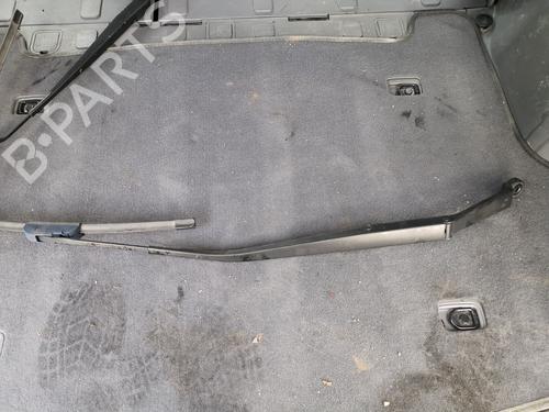 Used Front windshield wiper arm HYUNDAI TUCSON (JM) 2.0 CRDi (113 hp) 28977864