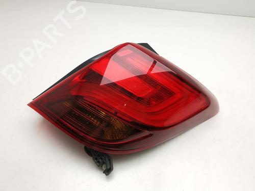 Used Right taillight TOYOTA YARIS (_P13_) 1.5 Hybrid (NHP130_, NHP130) (101 hp) 29810979