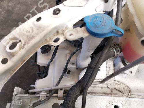 Used Windscreen washer tank Windscreen washer tank TOYOTA AURIS (_E18_) 1.4 D-4D (NDE180_, NDE180R) (90 hp) 40218257 40218257