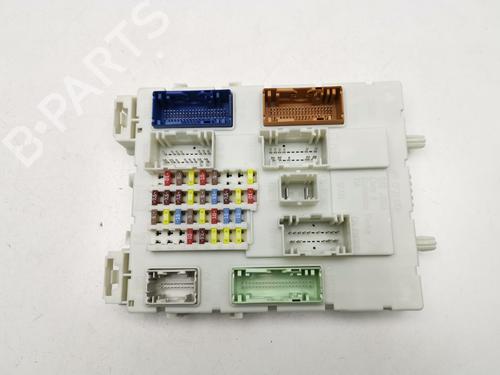 Used Fuse box Fuse box 39441123 39441123