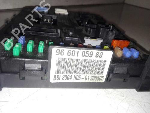 Fuse box CITROËN C5 II (RC_) 2.0 HDi (RCRHRH) | BP28983385E1